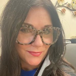 Meet your Posher, Teri